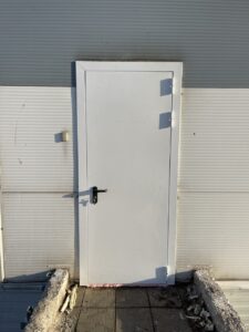 Купить дверь выход на кровлю